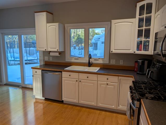 Builiding view thirteen for 1040 Robinhood, Muskegon, MI. 49445