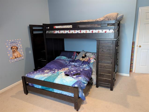 Builiding view thirty eight for 1040 Robinhood, Muskegon, MI. 49445