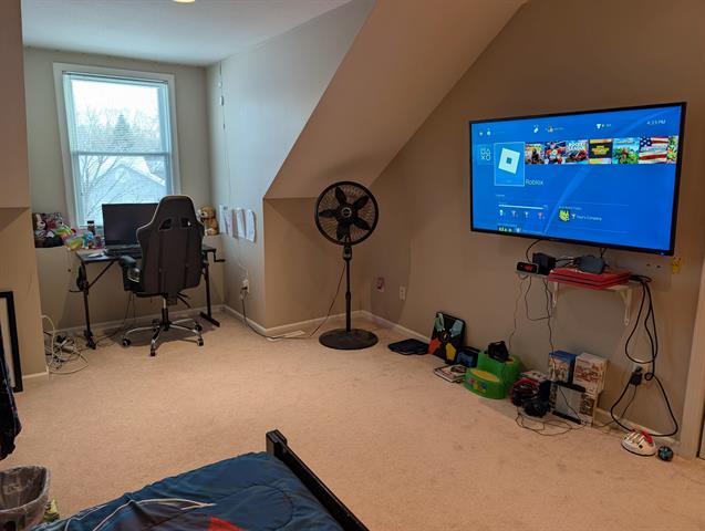 Builiding view thirty five for 1040 Robinhood, Muskegon, MI. 49445