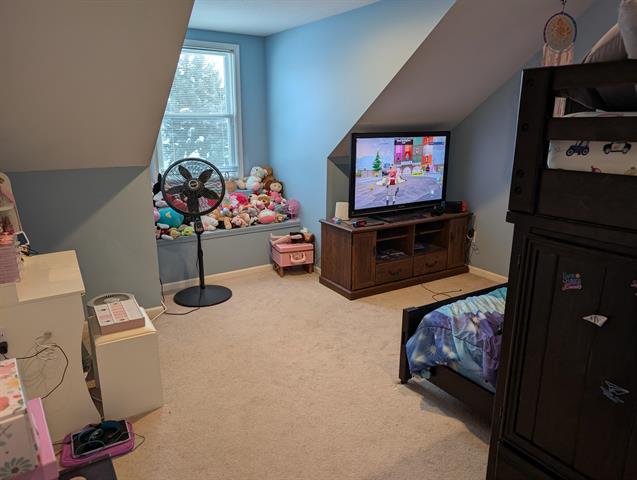 Builiding view thirty seven for 1040 Robinhood, Muskegon, MI. 49445