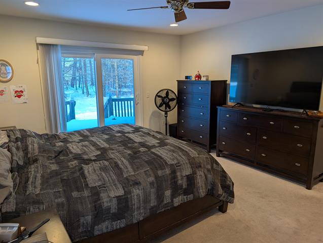 Builiding view twenty eight for 1040 Robinhood, Muskegon, MI. 49445