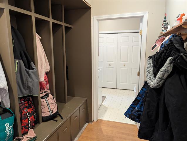 Builiding view twenty four for 1040 Robinhood, Muskegon, MI. 49445