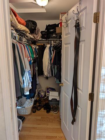 Builiding view twenty nine for 1040 Robinhood, Muskegon, MI. 49445