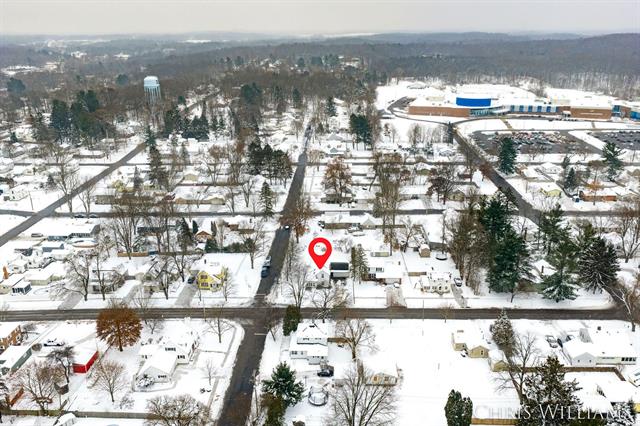 Builiding view forty for 402 Clinton, Hastings, MI. 49058