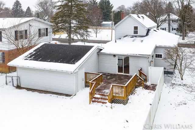 Builiding view thirty five for 402 Clinton, Hastings, MI. 49058