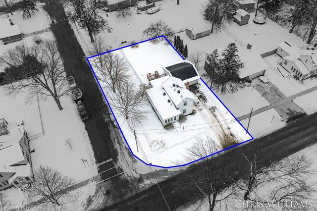 Builiding view thirty nine for 402 Clinton, Hastings, MI. 49058