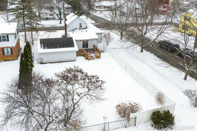 Builiding view thirty six for 402 Clinton, Hastings, MI. 49058