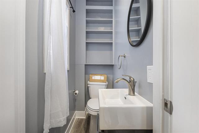 Builiding view eight for 94 17Th, Holland, MI. 49423