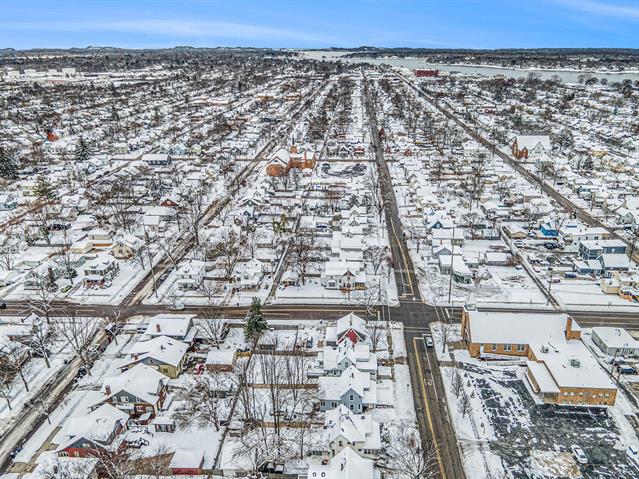 Builiding view eighteen for 94 17Th, Holland, MI. 49423