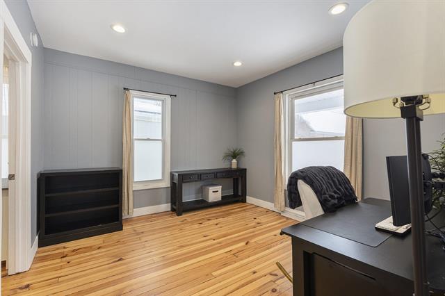 Builiding view five for 94 17Th, Holland, MI. 49423