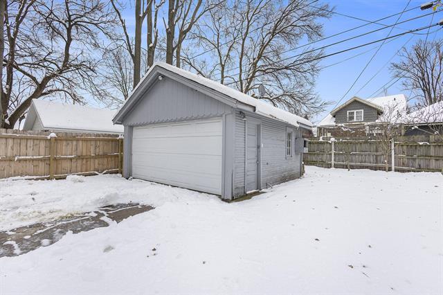 Builiding view sixteen for 94 17Th, Holland, MI. 49423