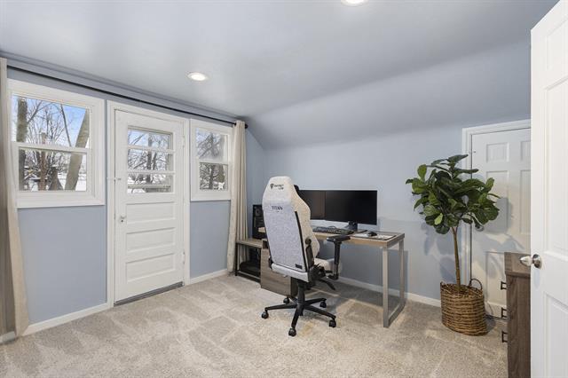 Builiding view ten for 94 17Th, Holland, MI. 49423