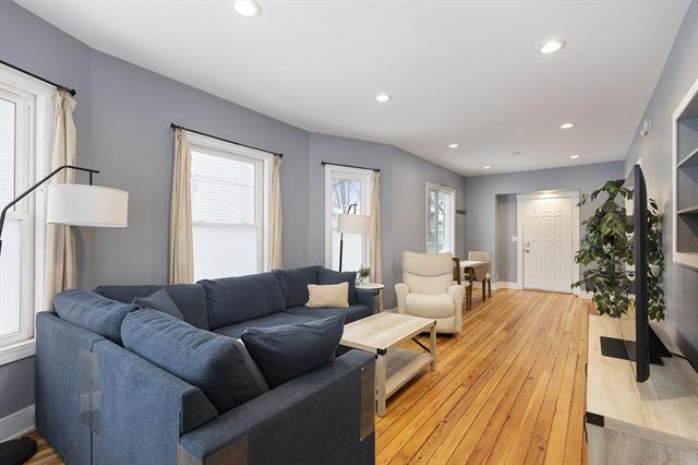 Builiding view two for 94 17Th, Holland, MI. 49423