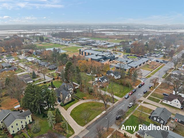 Builiding view one hundred nine for 522 River, Spring Lake, MI. 49456