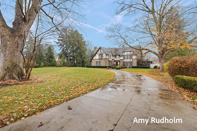 Builiding view six for 522 River, Spring Lake, MI. 49456