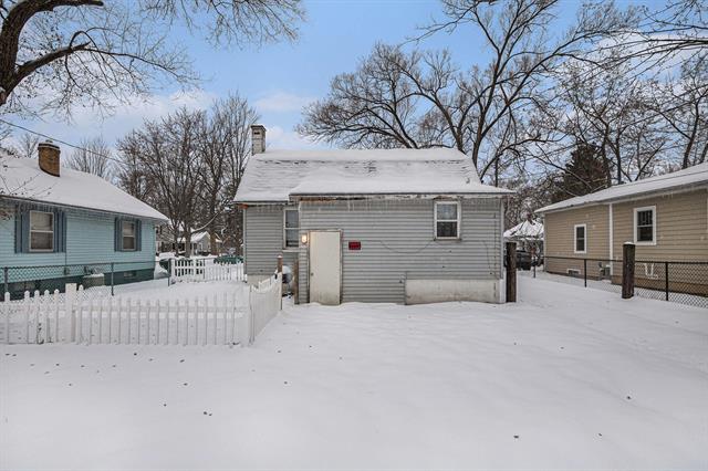 Builiding view seventeen for 1251 Bishop, Benton Harbor, MI. 49022