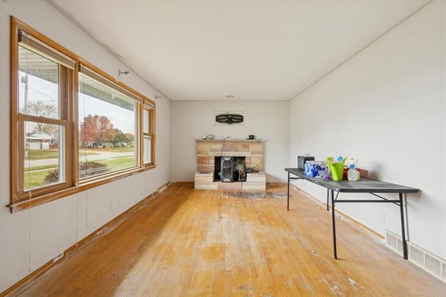 Builiding view eight for 1325 32Nd, Wyoming, MI. 49509