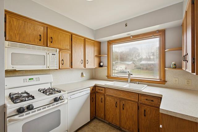 Builiding view eleven for 1325 32Nd, Wyoming, MI. 49509