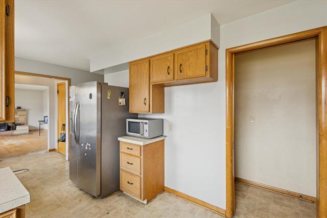 Builiding view fifteen for 1325 32Nd, Wyoming, MI. 49509