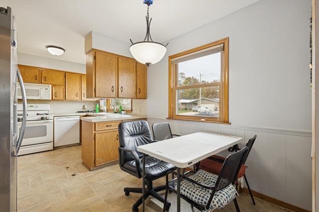 Builiding view sixteen for 1325 32Nd, Wyoming, MI. 49509