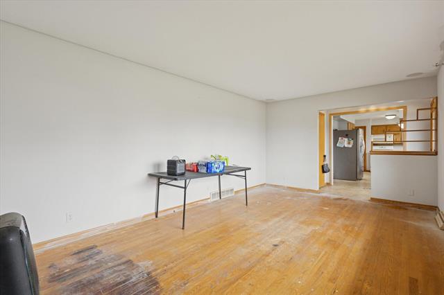 Builiding view ten for 1325 32Nd, Wyoming, MI. 49509