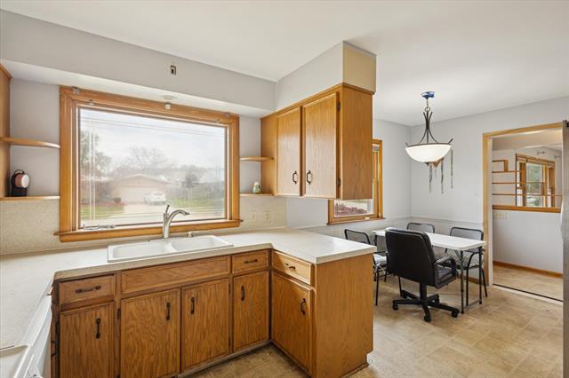 Builiding view thirteen for 1325 32Nd, Wyoming, MI. 49509