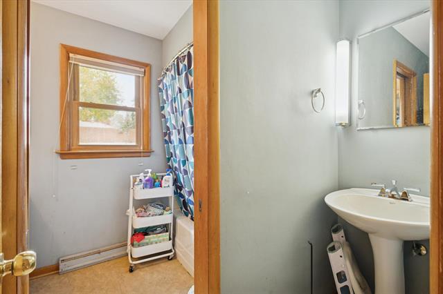 Builiding view twenty one for 1325 32Nd, Wyoming, MI. 49509