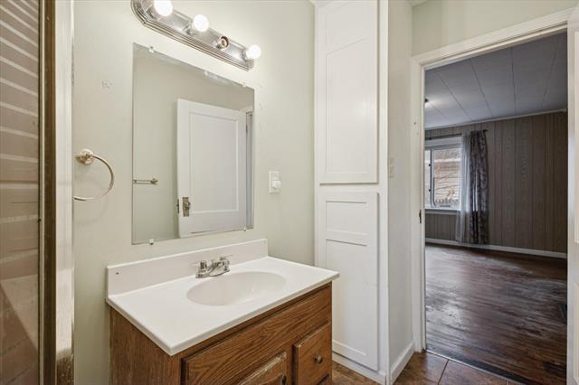 Builiding view fifteen for 1658 Federal, Wyoming, MI. 49509