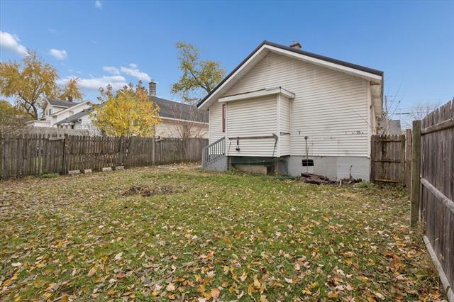 Builiding view twenty five for 1658 Federal, Wyoming, MI. 49509