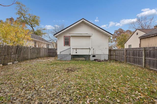 Builiding view twenty four for 1658 Federal, Wyoming, MI. 49509