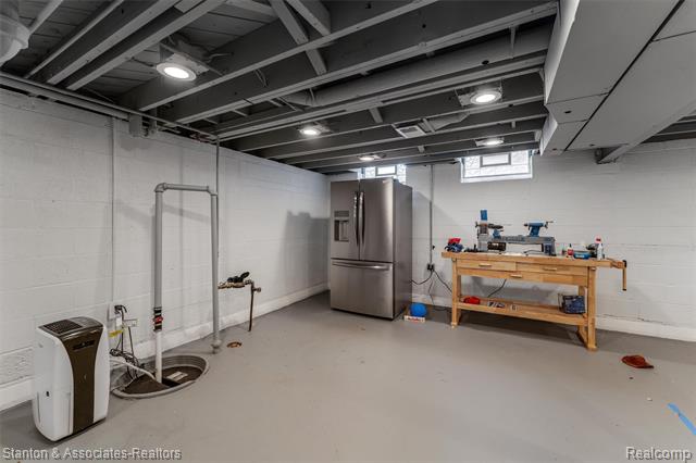 Builiding view twenty one for 726 Magnolia, Royal Oak, MI. 48073