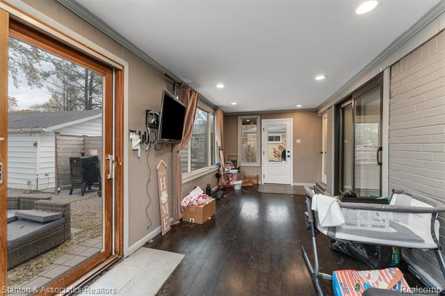 Builiding view twenty three for 726 Magnolia, Royal Oak, MI. 48073