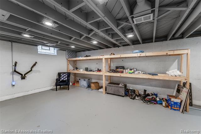 Builiding view twenty two for 726 Magnolia, Royal Oak, MI. 48073