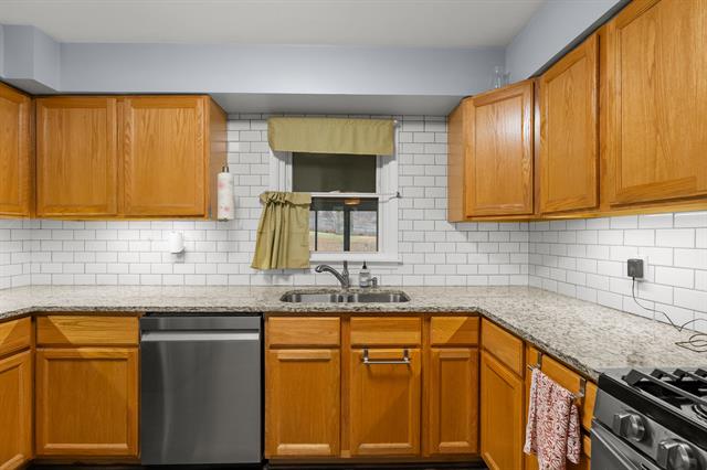 Builiding view seven for 109 Golden, Battle Creek, MI. 49015