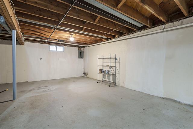 Builiding view seventeen for 109 Golden, Battle Creek, MI. 49015