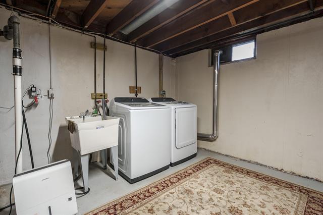 Builiding view sixteen for 109 Golden, Battle Creek, MI. 49015