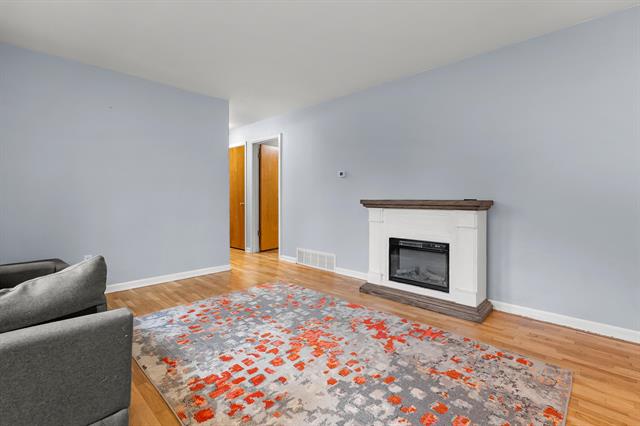 Builiding view two for 109 Golden, Battle Creek, MI. 49015