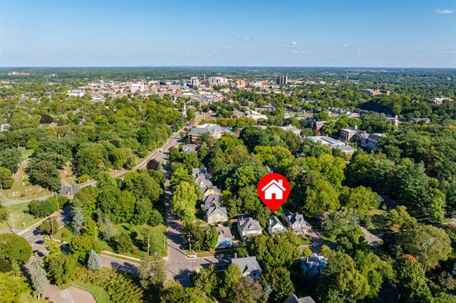 Builiding view thirty nine for 115 Monroe, Kalamazoo, MI. 49006