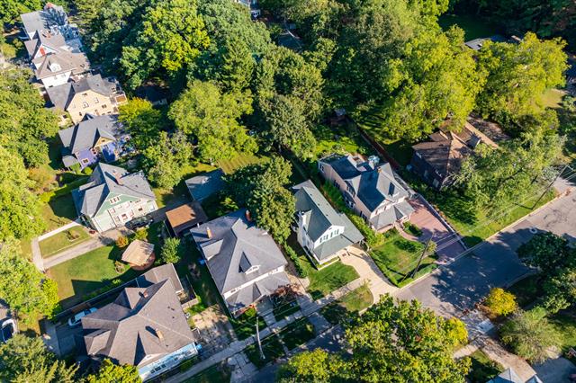 Builiding view thirty seven for 115 Monroe, Kalamazoo, MI. 49006