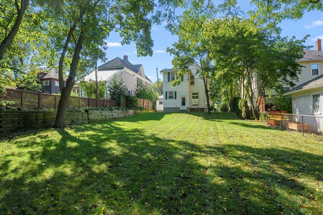 Builiding view thirty two for 115 Monroe, Kalamazoo, MI. 49006