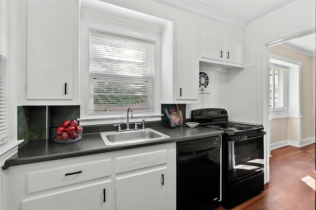 Builiding view twelve for 115 Monroe, Kalamazoo, MI. 49006