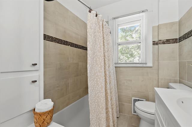 Builiding view twenty five for 115 Monroe, Kalamazoo, MI. 49006