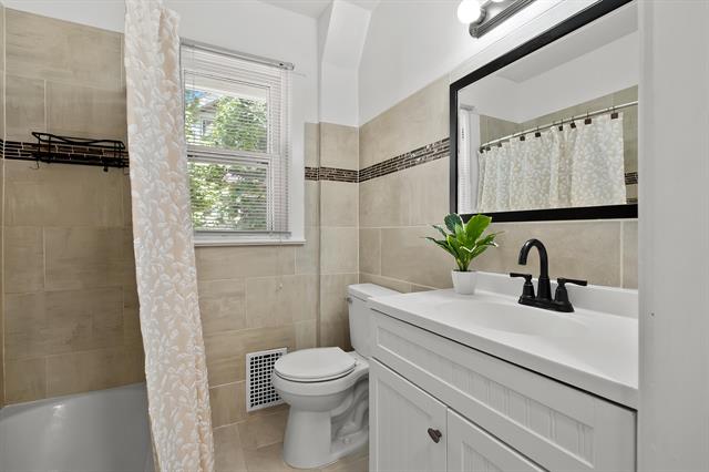 Builiding view twenty four for 115 Monroe, Kalamazoo, MI. 49006