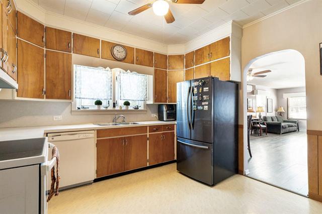 Builiding view six for 735 Marshall, Hastings, MI. 49058