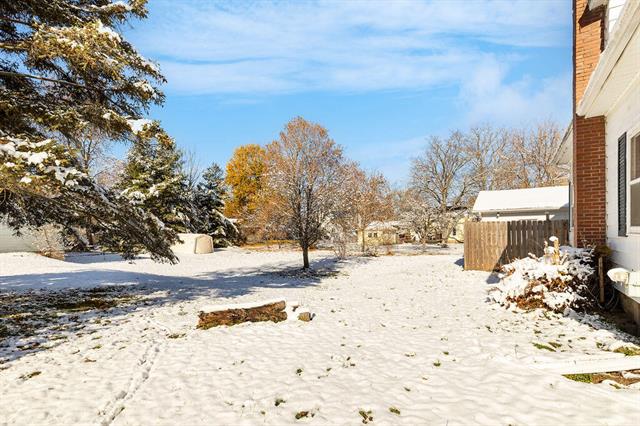 Builiding view twenty four for 735 Marshall, Hastings, MI. 49058