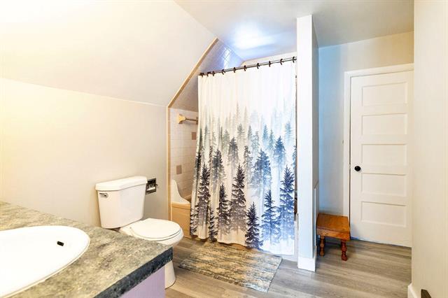 Builiding view twenty for 735 Marshall, Hastings, MI. 49058