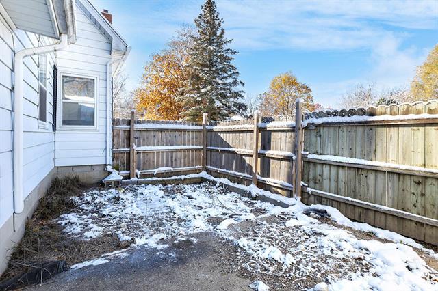 Builiding view two for 735 Marshall, Hastings, MI. 49058