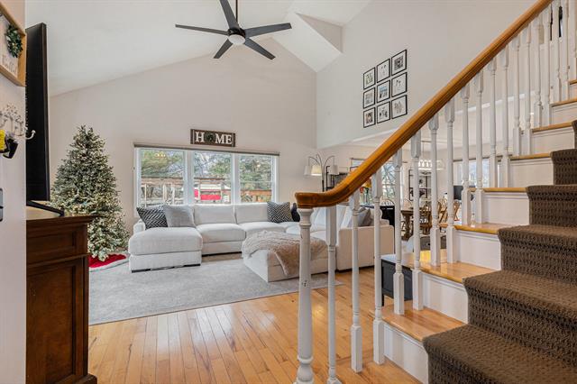 Builiding view five for 2219 Maguire, Grand Rapids, MI. 49525