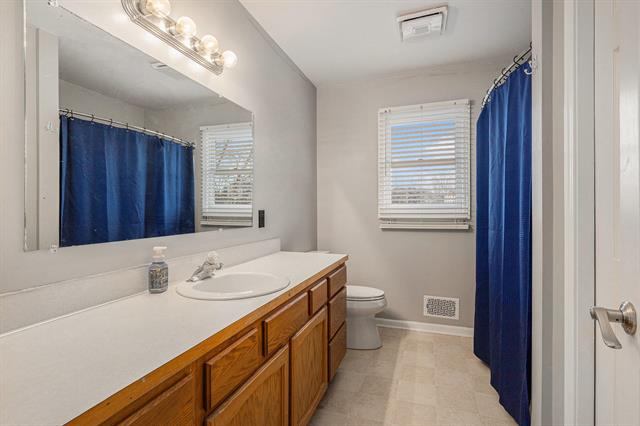 Builiding view sixteen for 2219 Maguire, Grand Rapids, MI. 49525