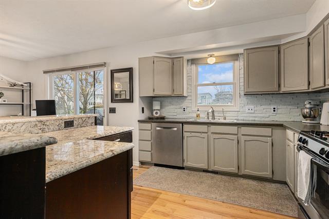 Builiding view ten for 2219 Maguire, Grand Rapids, MI. 49525